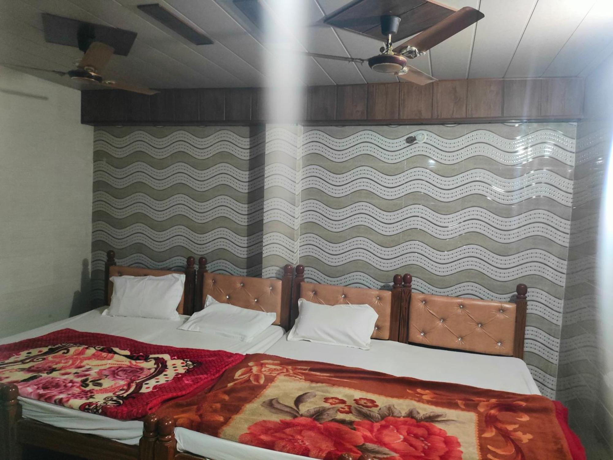 Sgh Guest House Матхура Экстерьер фото