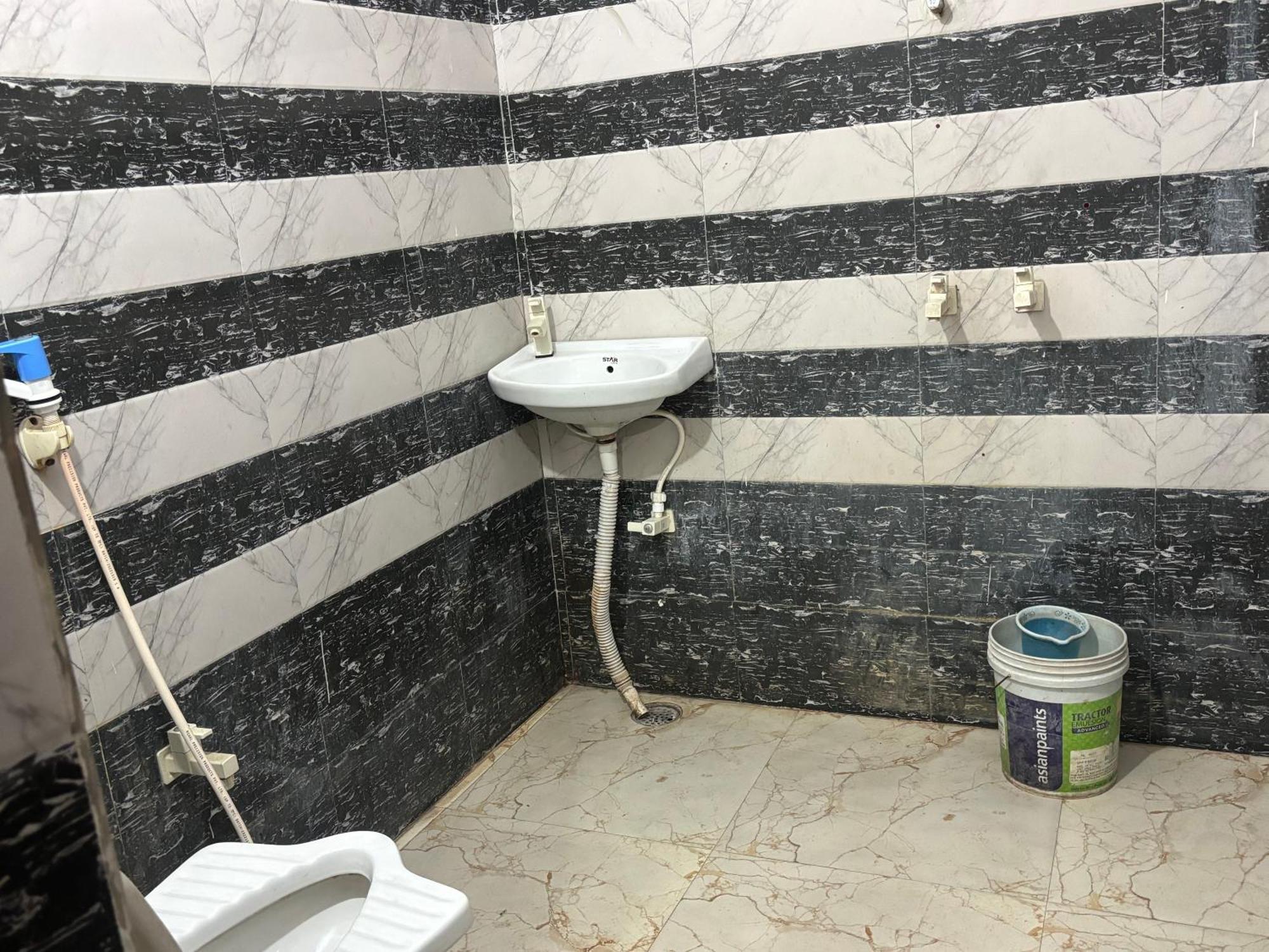 Sgh Guest House Матхура Экстерьер фото